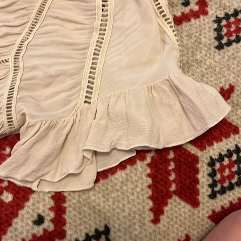 Beautiful top. - Picture 3 of 5